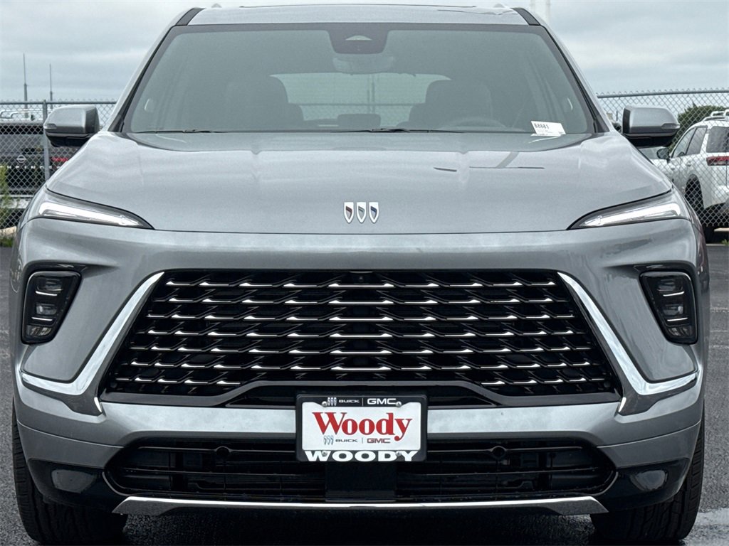 2026 Buick Enclave Avenir photo 2