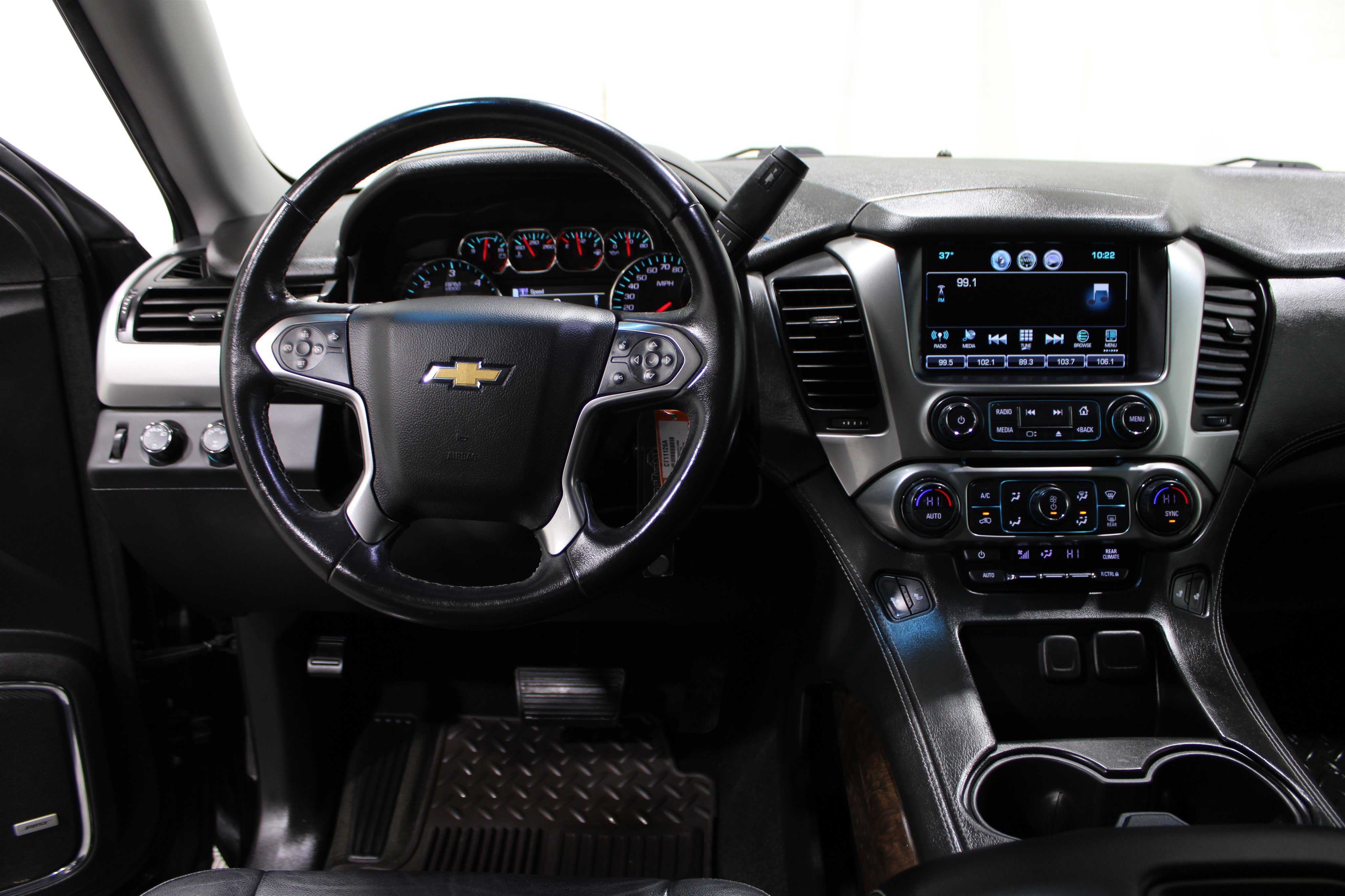 2018 Chevrolet Tahoe LT photo 2