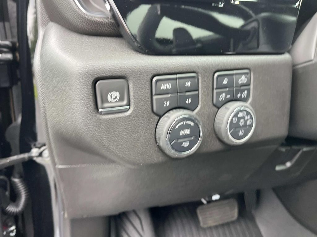 2025 Chevrolet Silverado 1500 RST photo 15