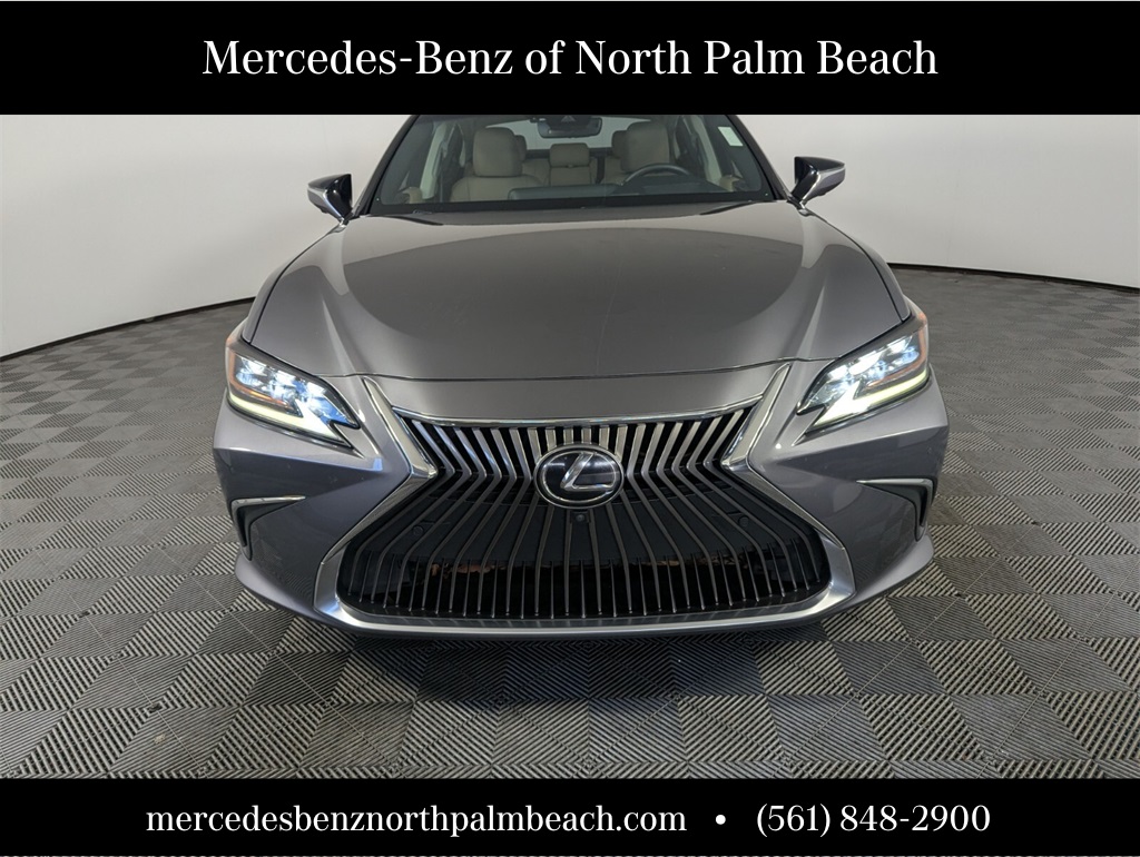 2019 Lexus ES 350 Ultra Luxury photo 2
