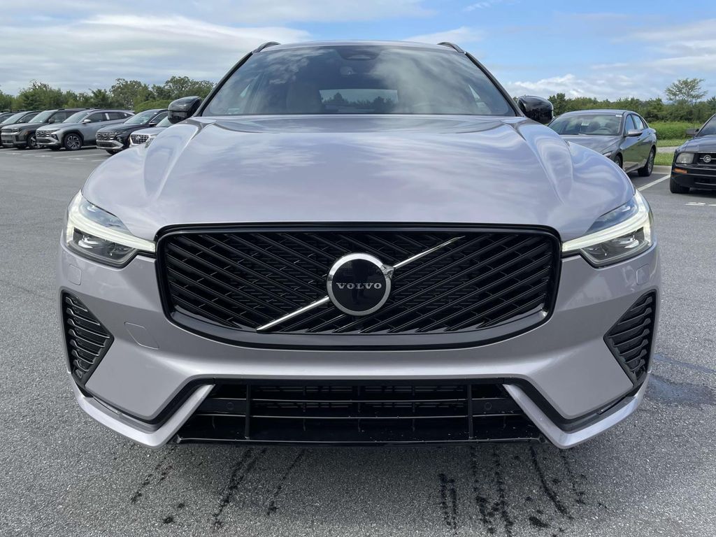 2026 Volvo XC60 B5 Core photo 25