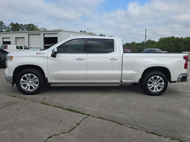 2024 Chevrolet Silverado 1500 LTZ photo 2