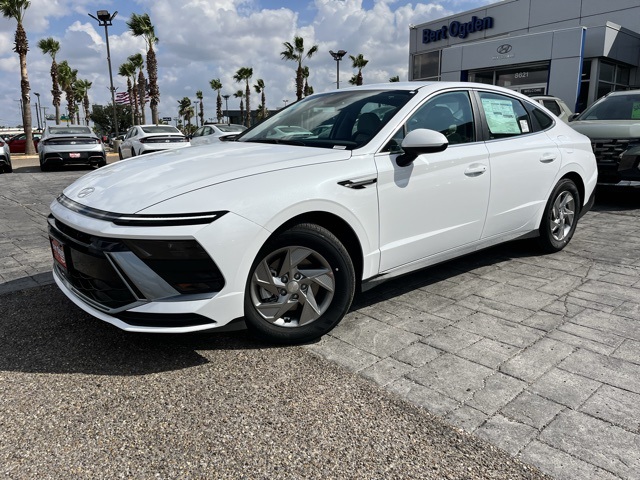 2026 Hyundai Sonata SE photo 2