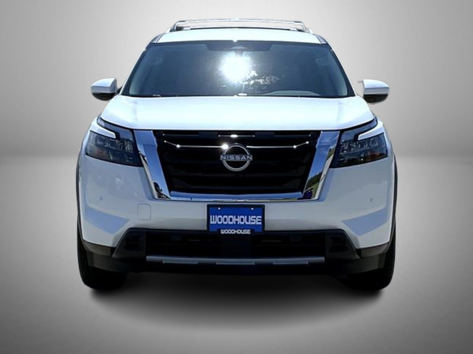 2025 Nissan Pathfinder SL photo 2