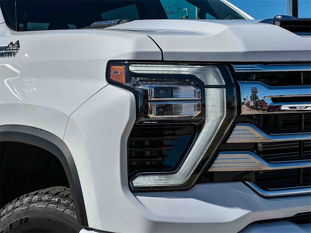 2026 Chevrolet Silverado 2500HD High Country photo 3