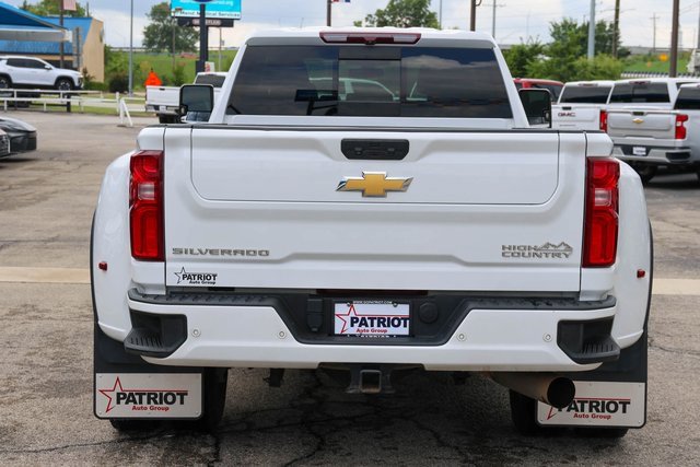2022 Chevrolet Silverado 3500HD High Country photo 4