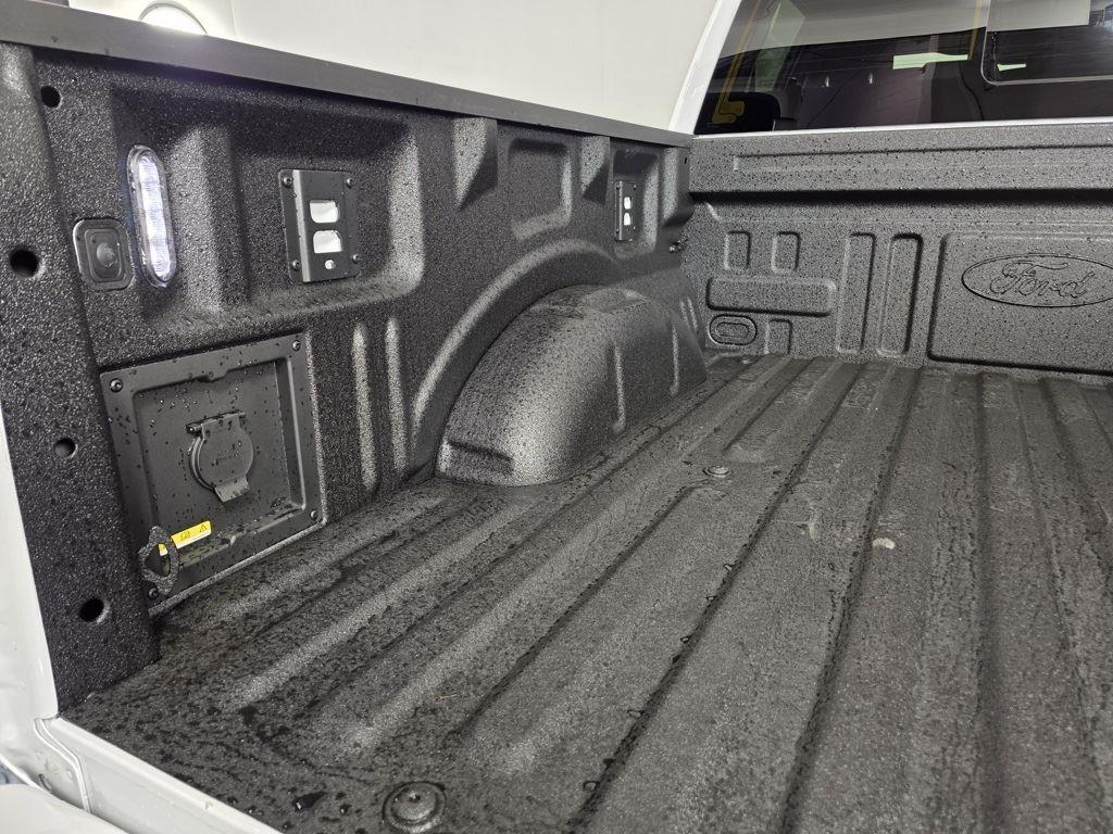 2025 Ford F-150 XLT photo 6