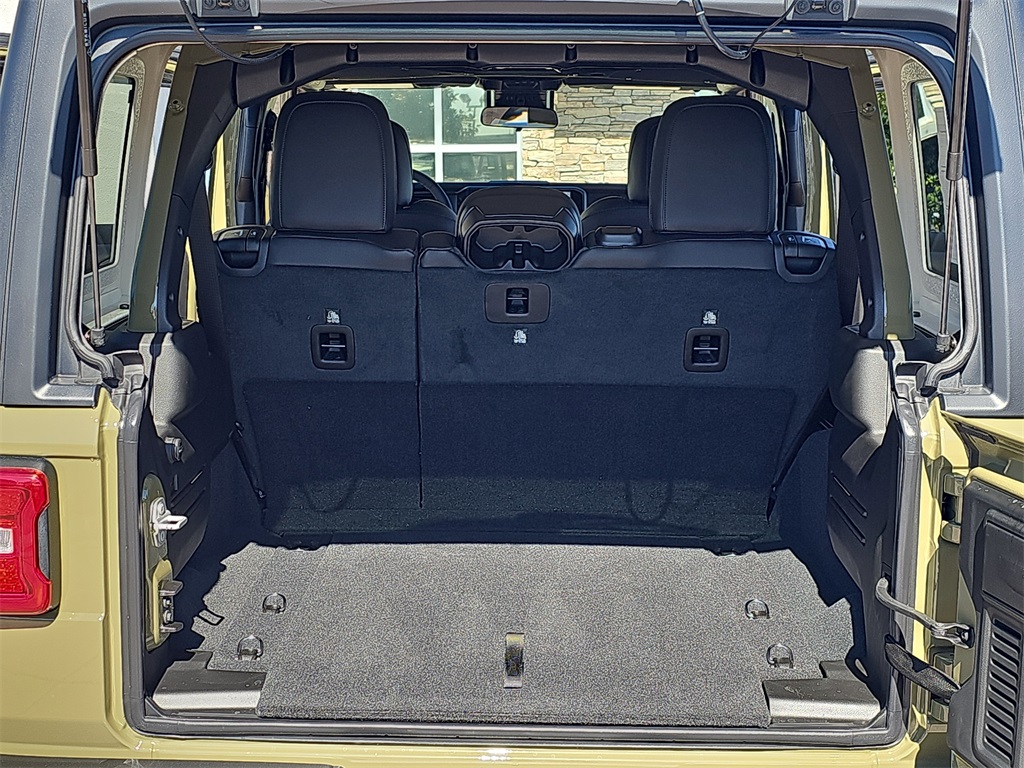 2025 Jeep Wrangler Rubicon photo 12