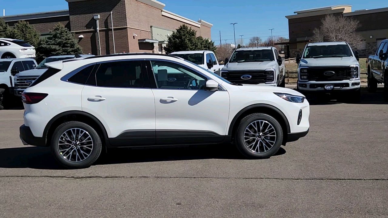 2025 Ford Escape Plug-In Hybrid photo 9