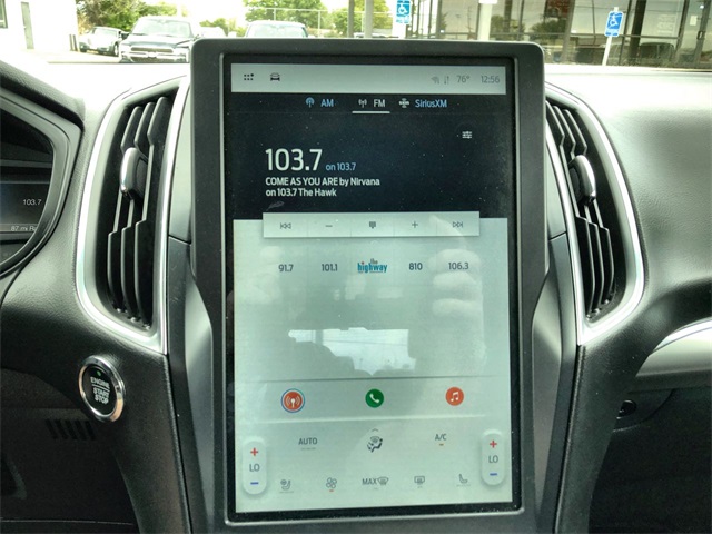 2024 Ford Edge Titanium photo 8