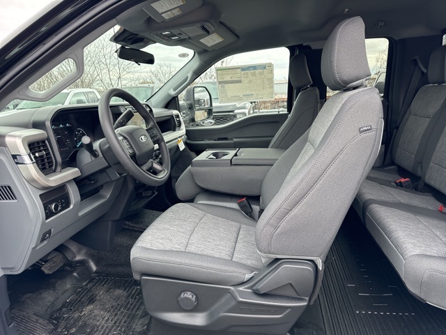 2024 Ford F-350 XL photo 8