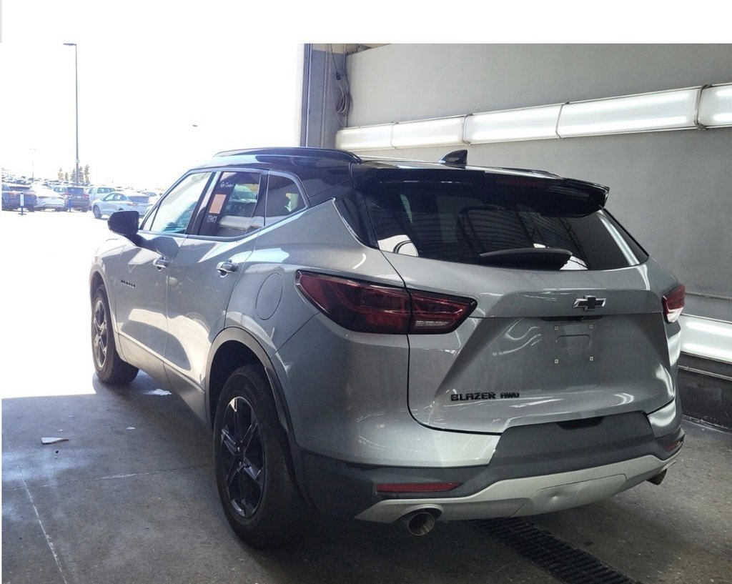 2023 Chevrolet Blazer 2LT photo 2