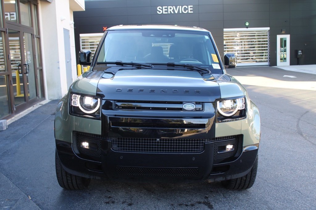 2024 Land Rover Defender X photo 3