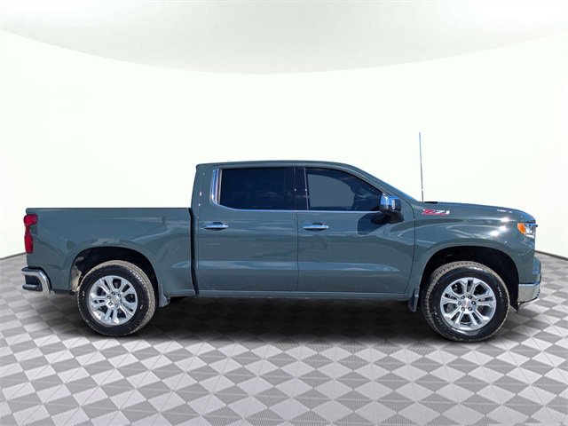 2025 Chevrolet Silverado 1500 LTZ photo 2