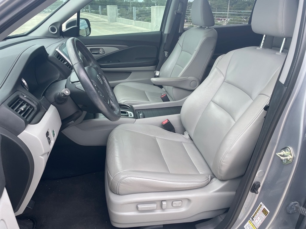 2016 Honda Pilot EX-L photo 18