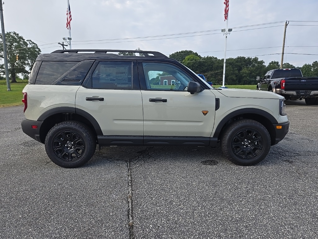 2025 Ford Bronco Sport Badlands photo 3