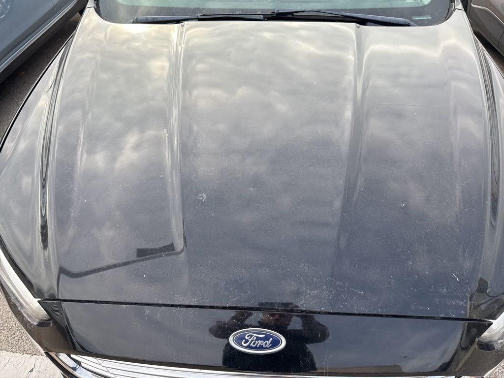 2016 Ford Fusion SE photo 4