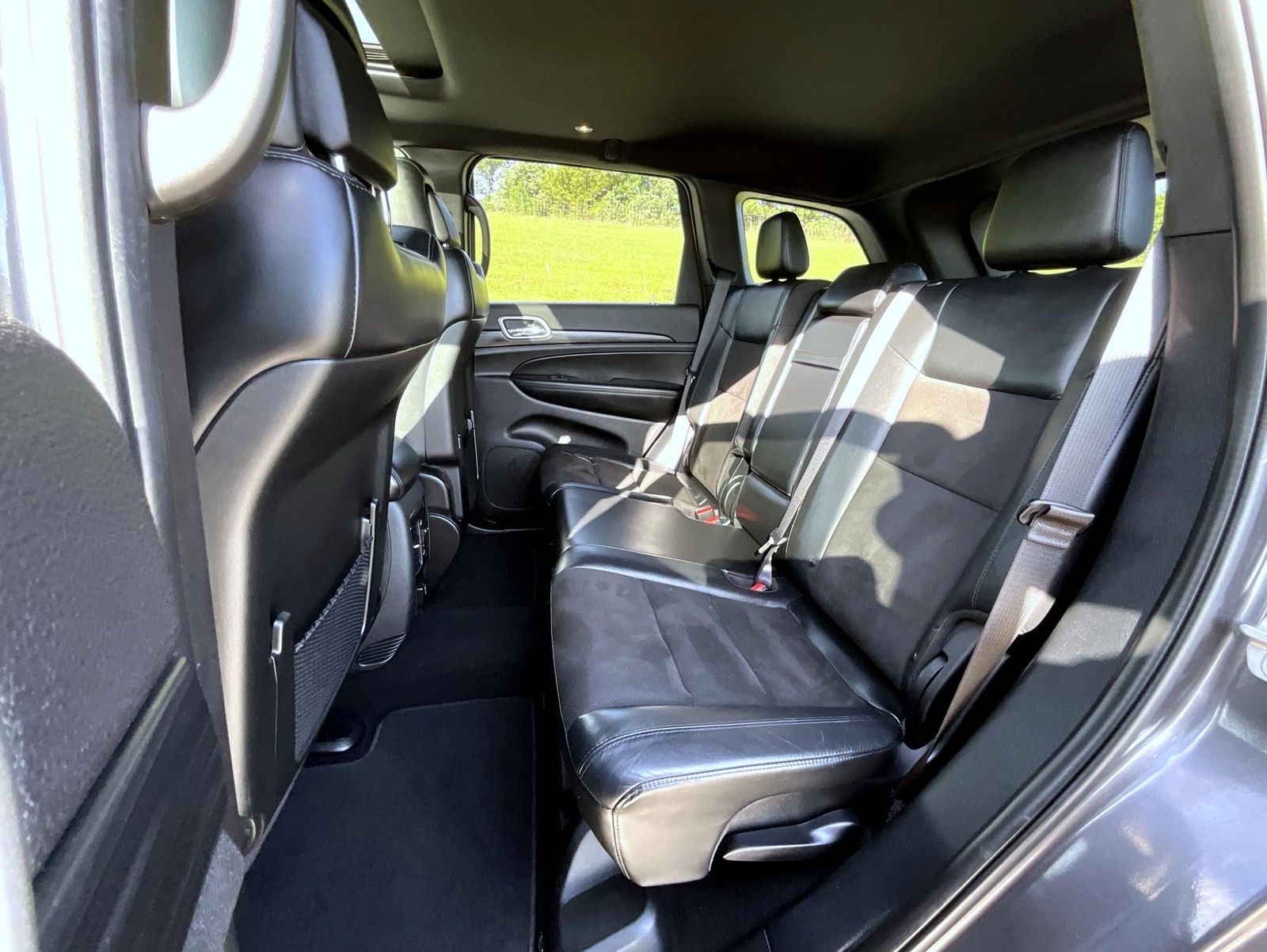 2020 Jeep Grand Cherokee Altitude photo 17