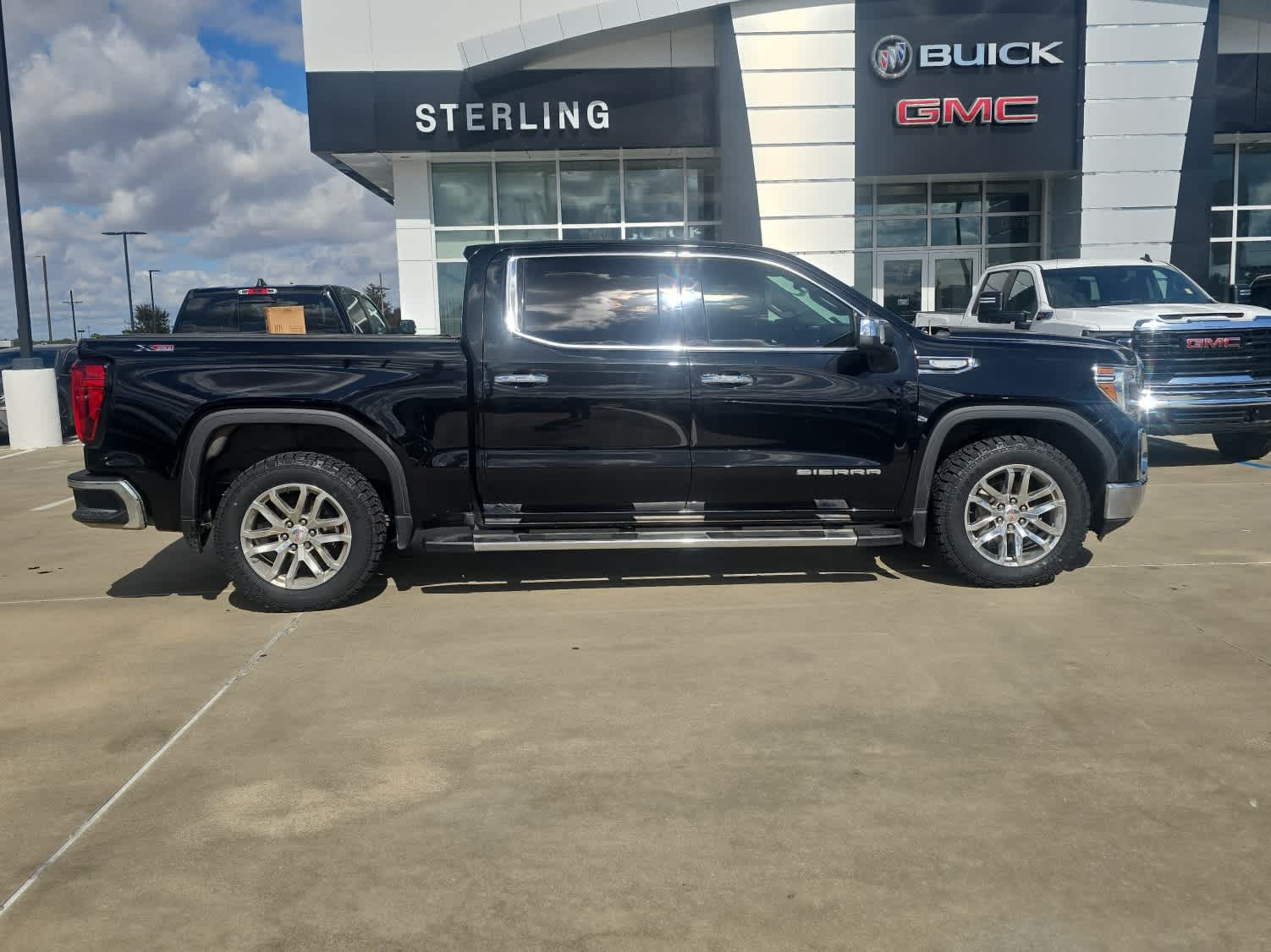 2021 Gmc Sierra 1500 SLT photo 3