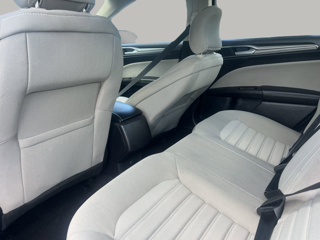 2018 Ford Fusion Hybrid S photo 15
