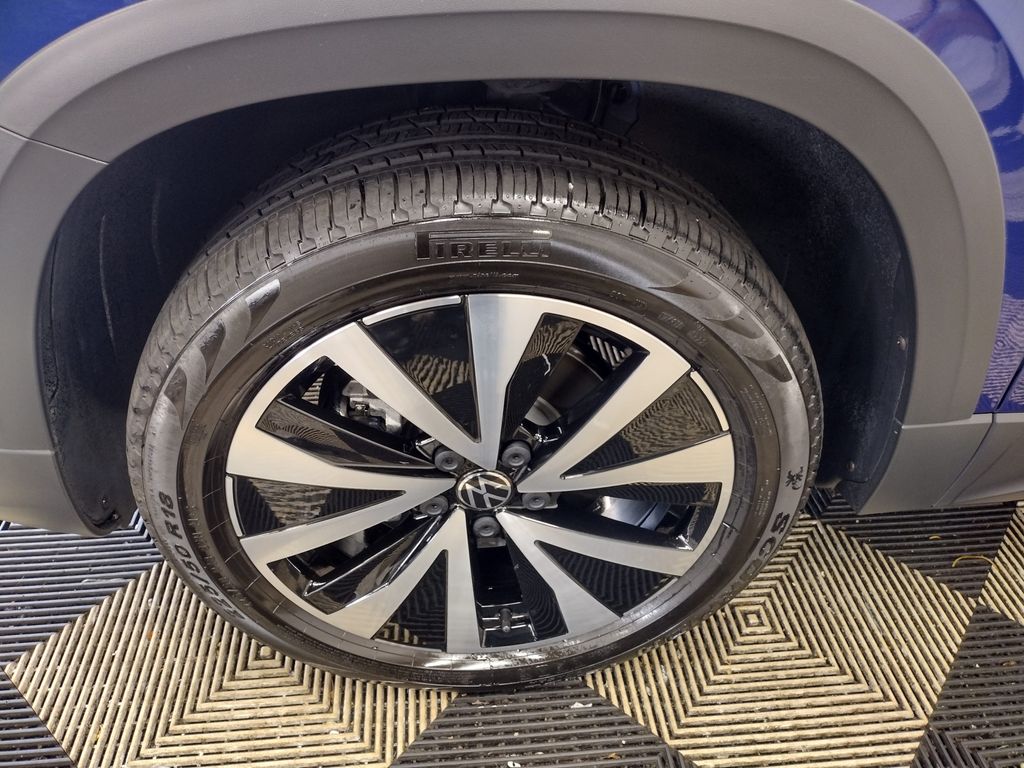 2023 Volkswagen Taos SE photo 4