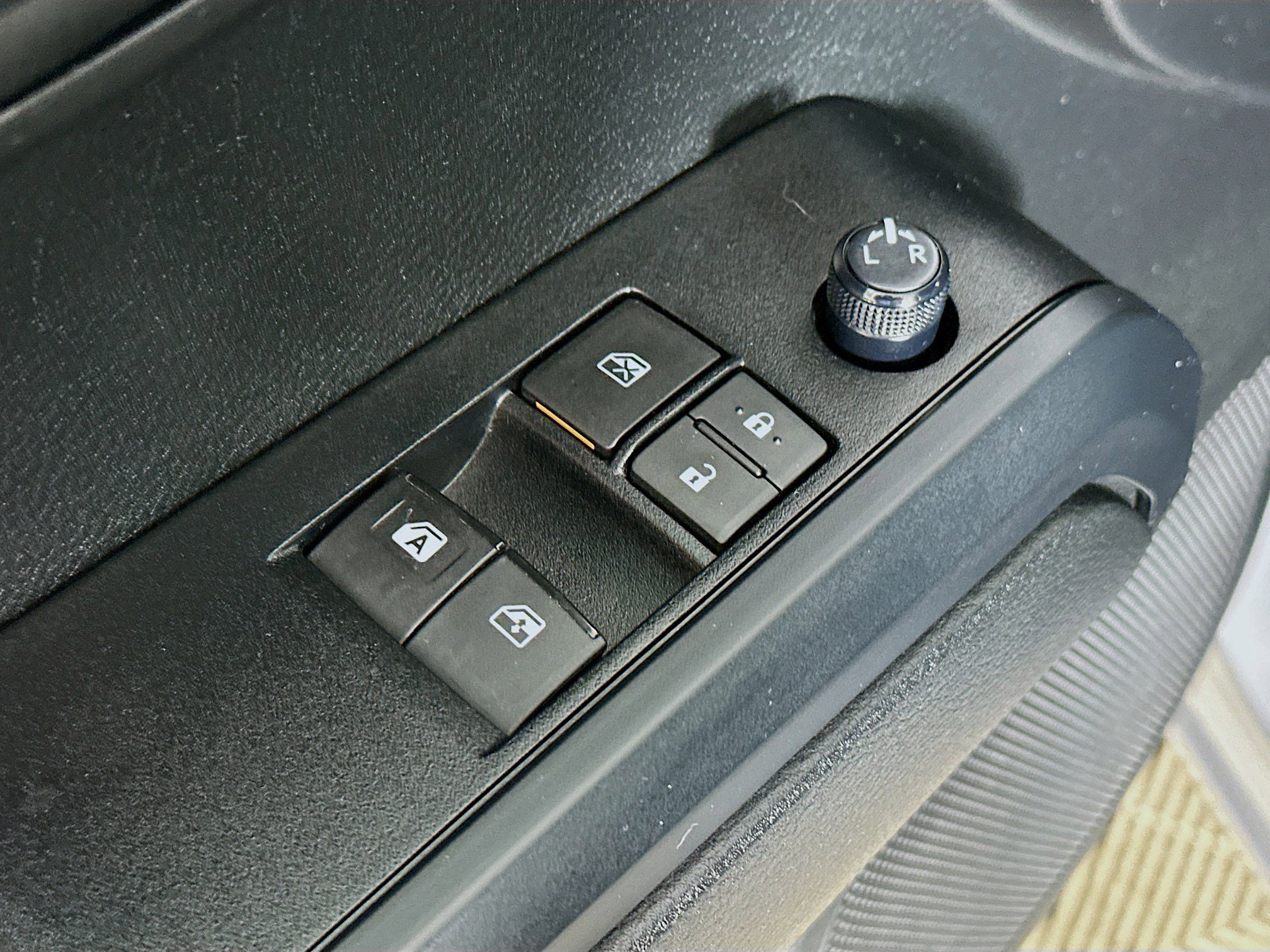 2019 Toyota Tacoma SR 4x4 photo 16