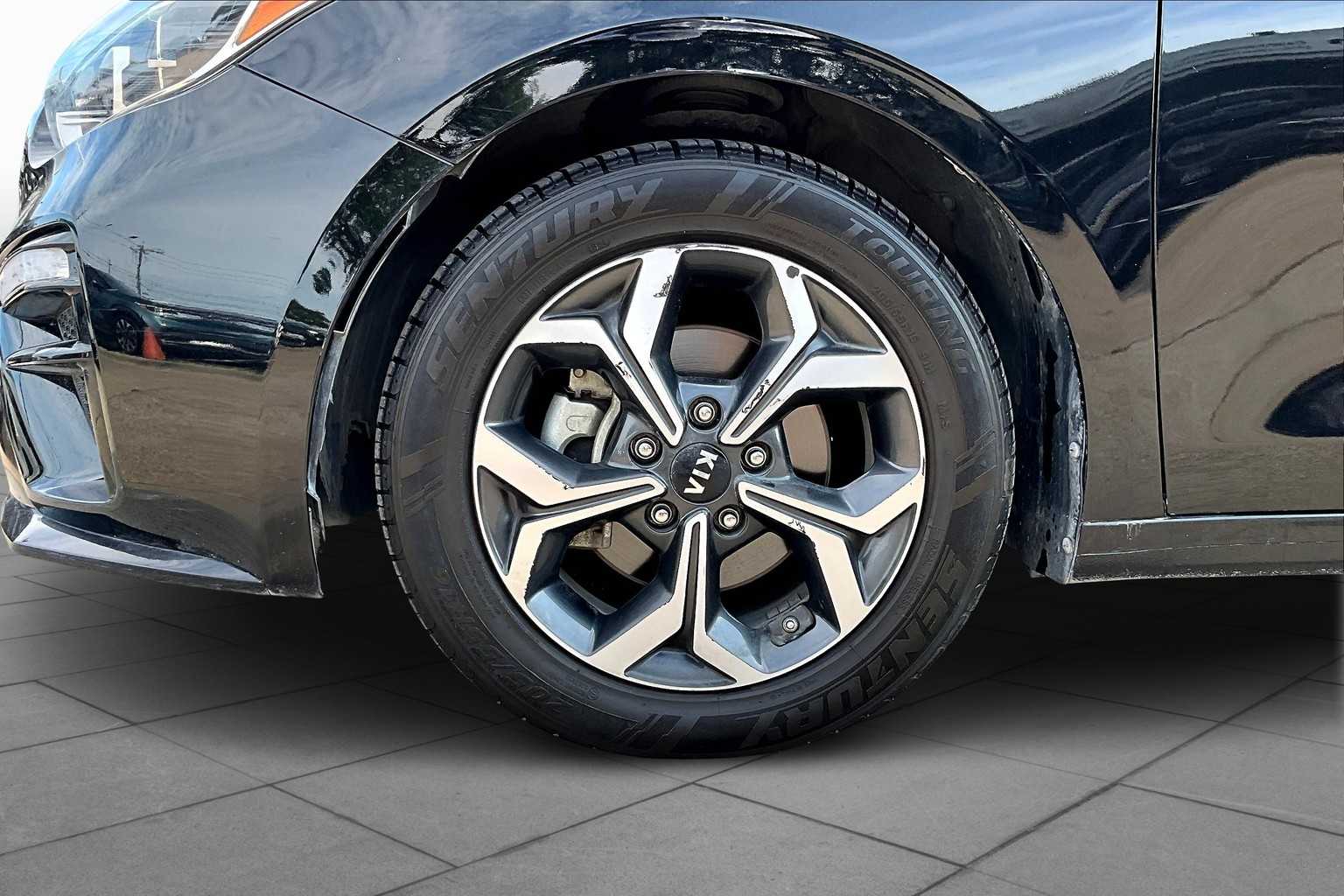 2020 Kia Forte FE LXS photo 9