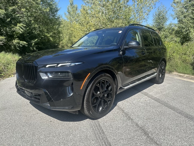 2024 BMW X7 40i's photo