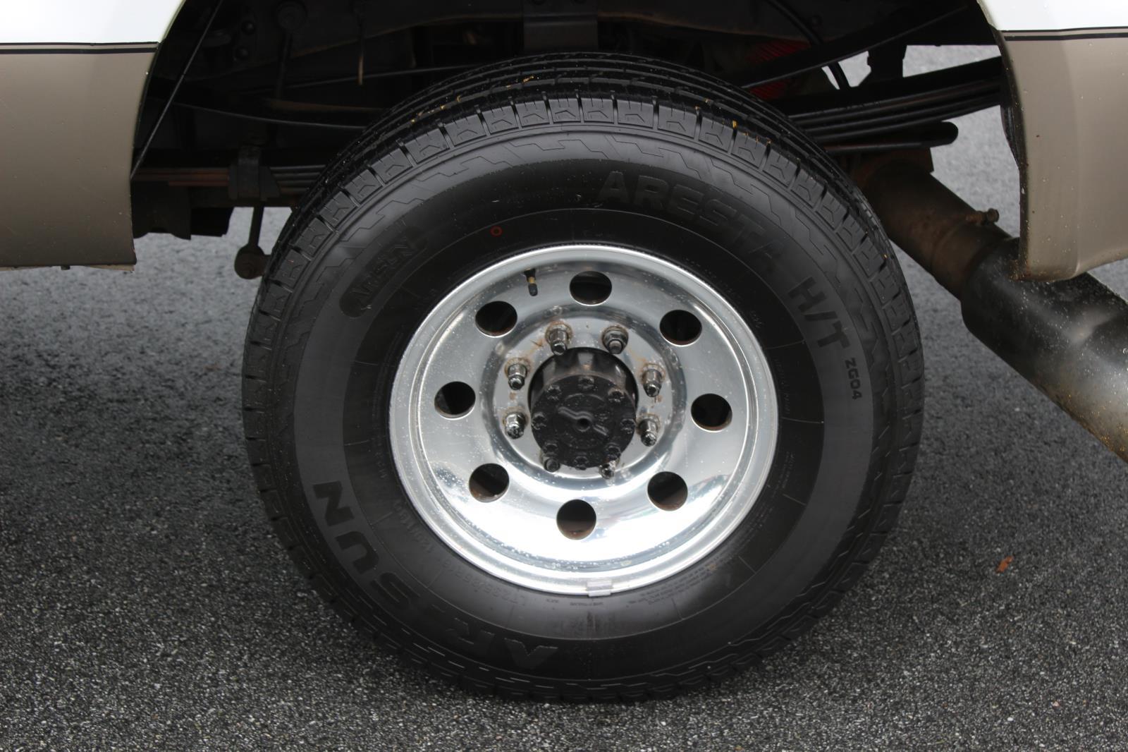 2004 Ford F-350 Lariat photo 28