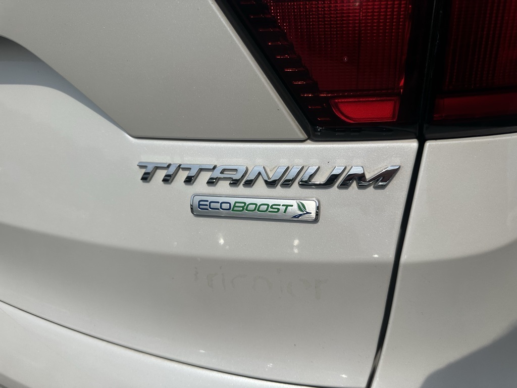 2019 Ford Escape Titanium photo 9