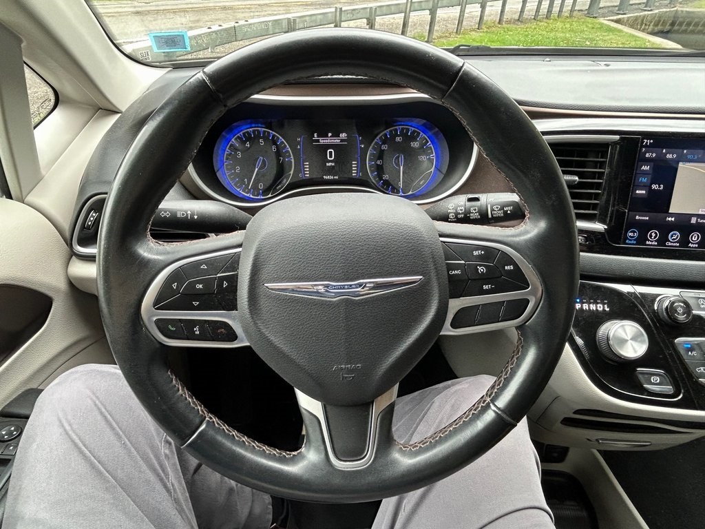 2018 Chrysler Pacifica Touring L photo 11