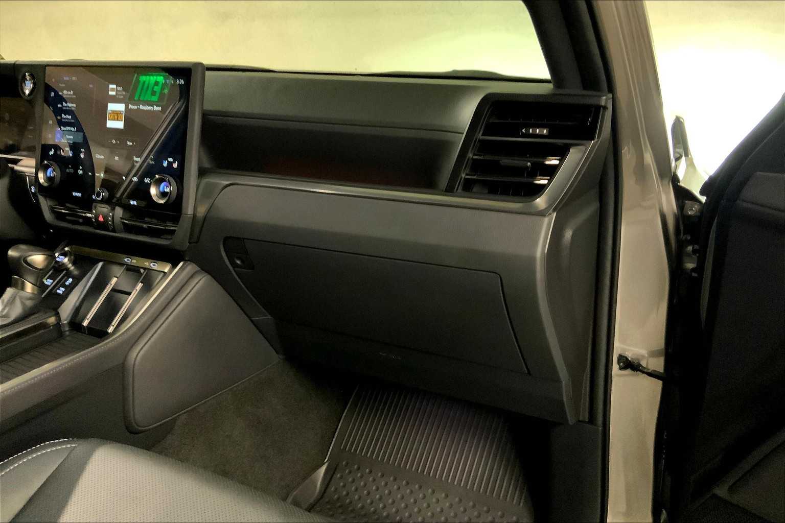 2024 Lexus GX 550 Premium photo 17