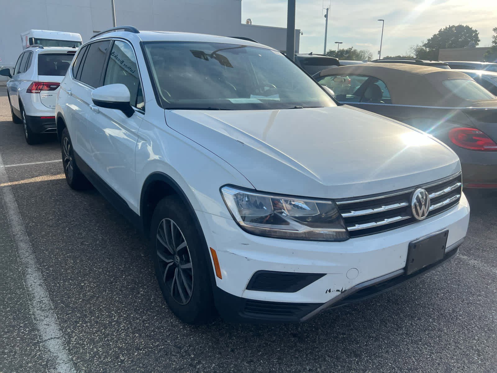 2019 Volkswagen Tiguan SE photo 2