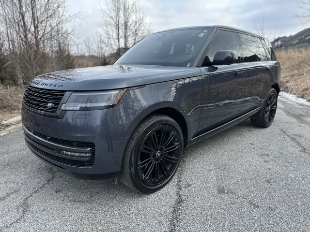 2024 Land Rover Range Rover SE's photo