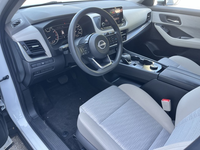 2023 Nissan Rogue SV photo 8