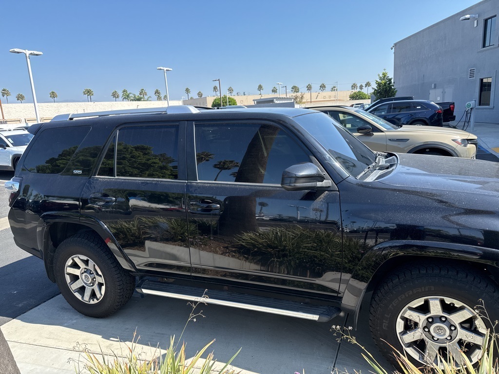 2016 Toyota 4Runner SR5 photo 9