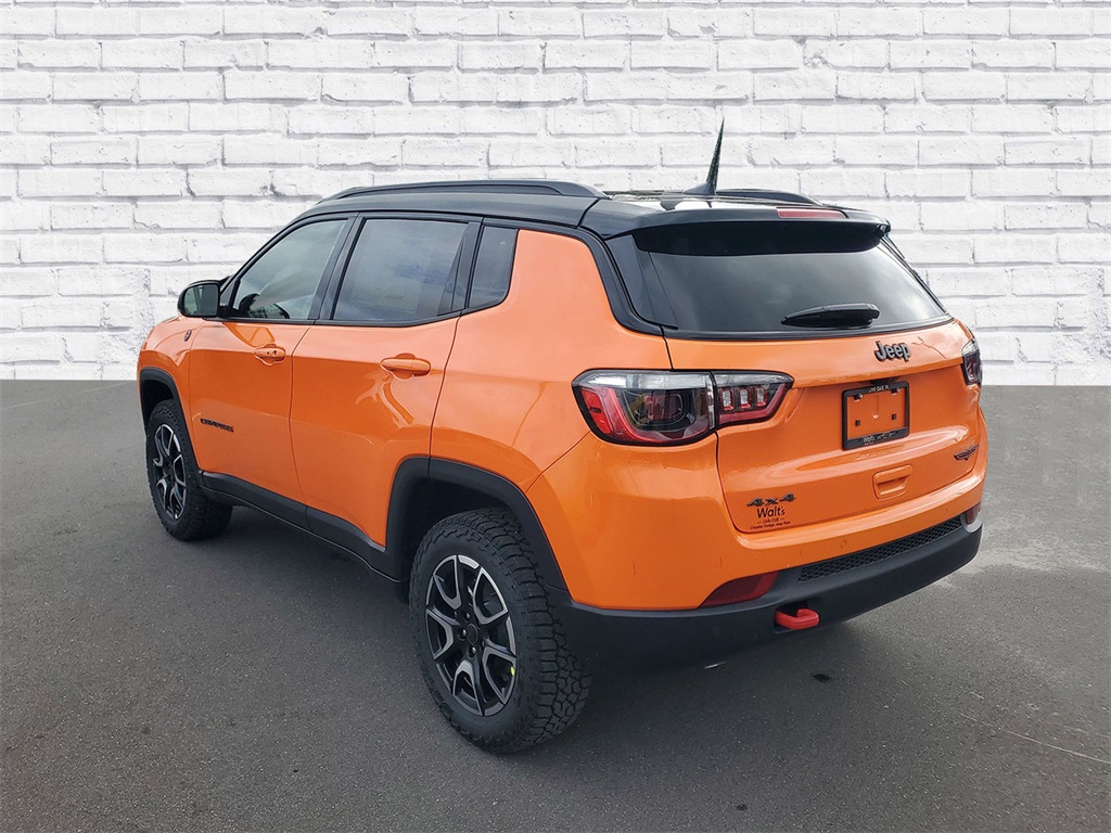 2026 Jeep Compass Trailhawk photo 3