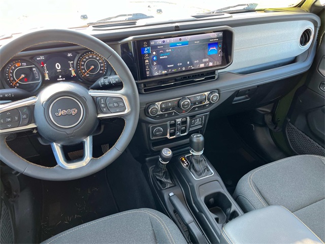 2024 Jeep Wrangler Sahara photo 12