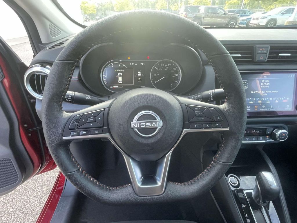 2025 Nissan Versa SR photo 17