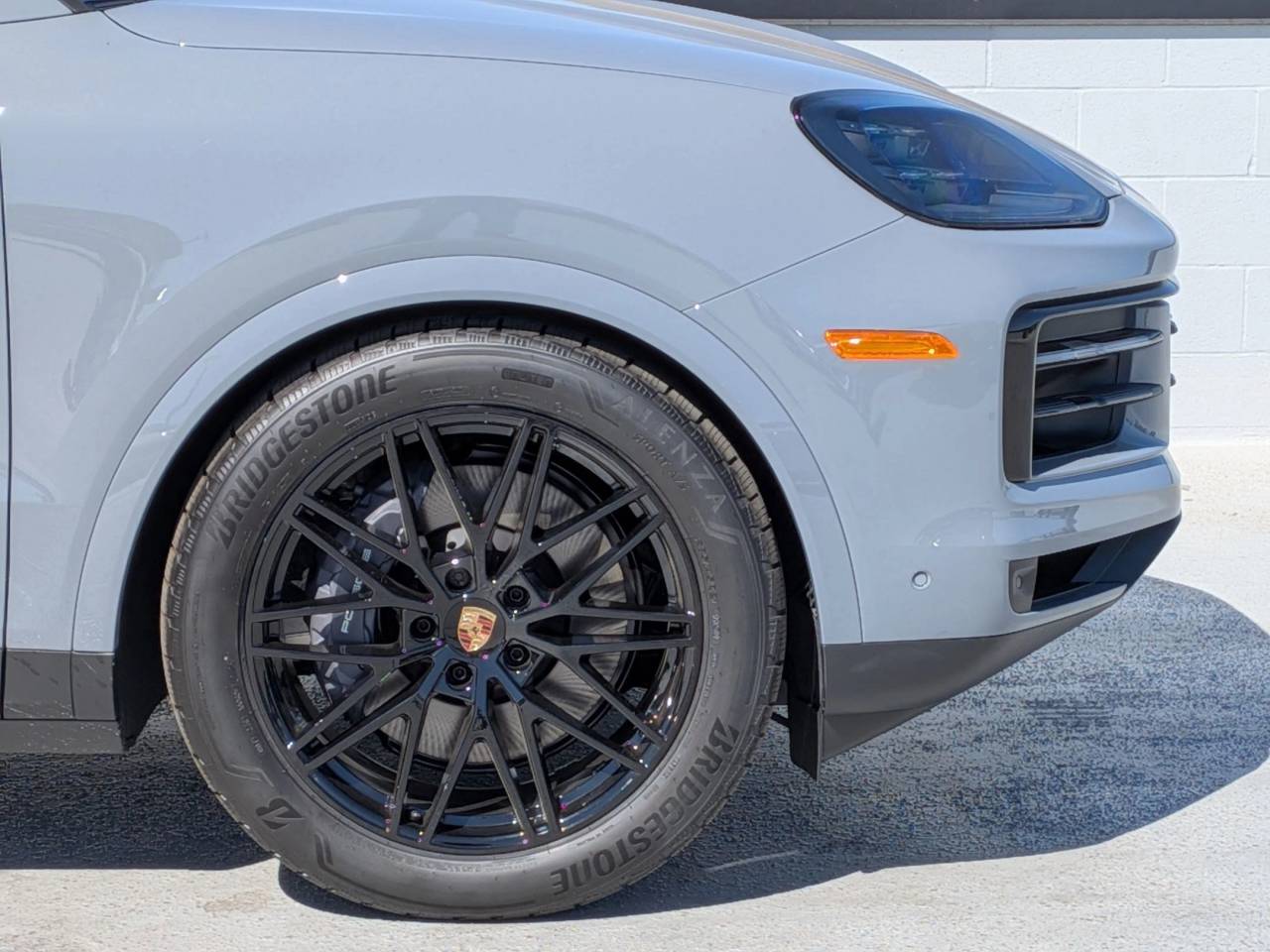 2025 Porsche Cayenne Coupe Base photo 11