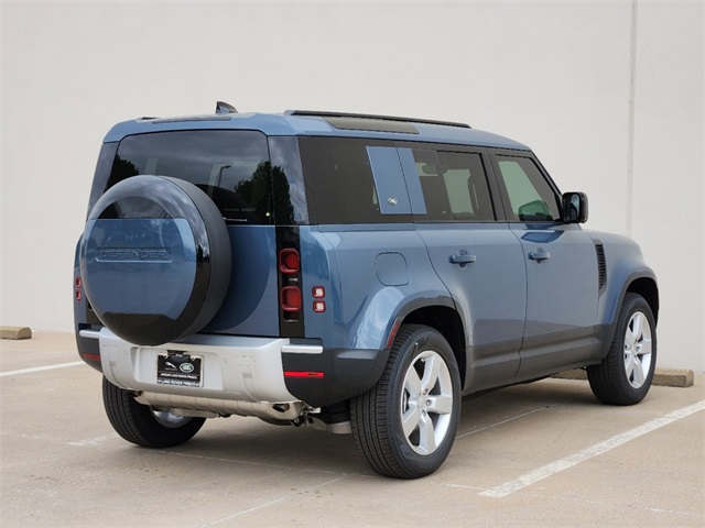 2024 Land Rover Defender 110 S photo 7