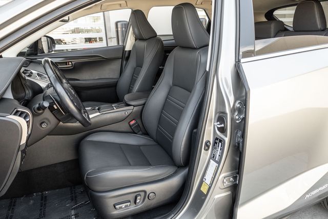 2021 Lexus NX 300h photo 12