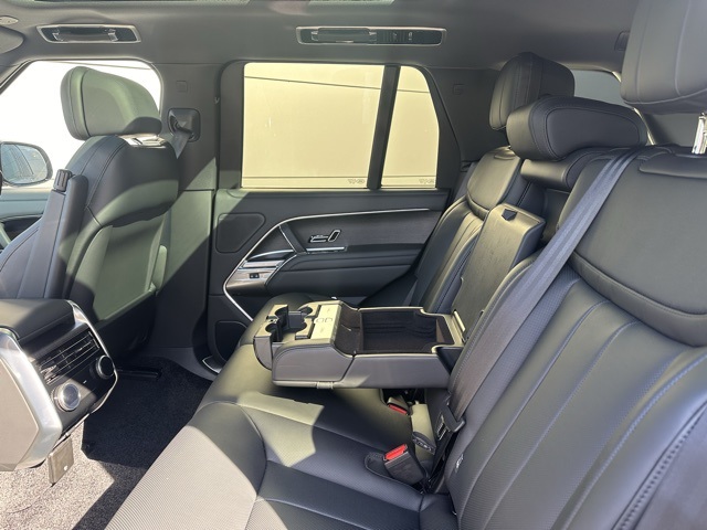 2025 Land Rover Range Rover SE photo 19