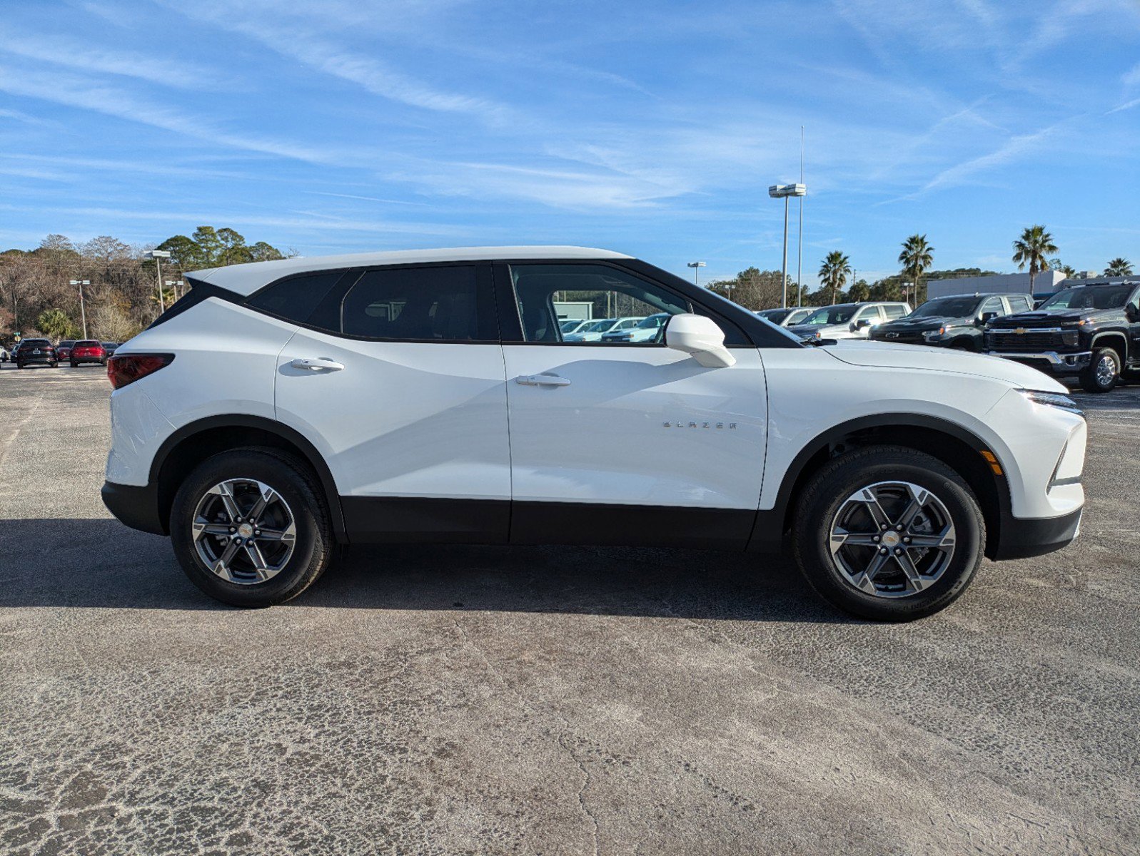 2025 Chevrolet Blazer 2LT photo 3