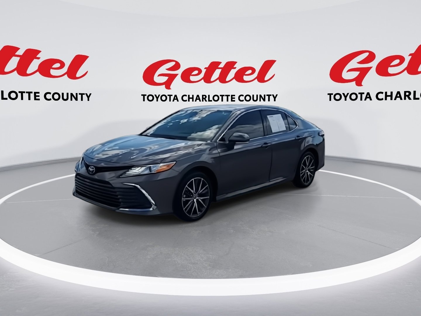 2022 Toyota Camry Hybrid XLE photo 4