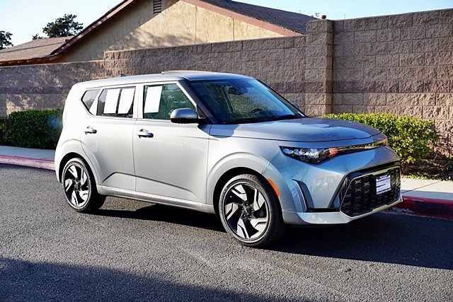 Used 2023 Gray Kia GT-Line image 5