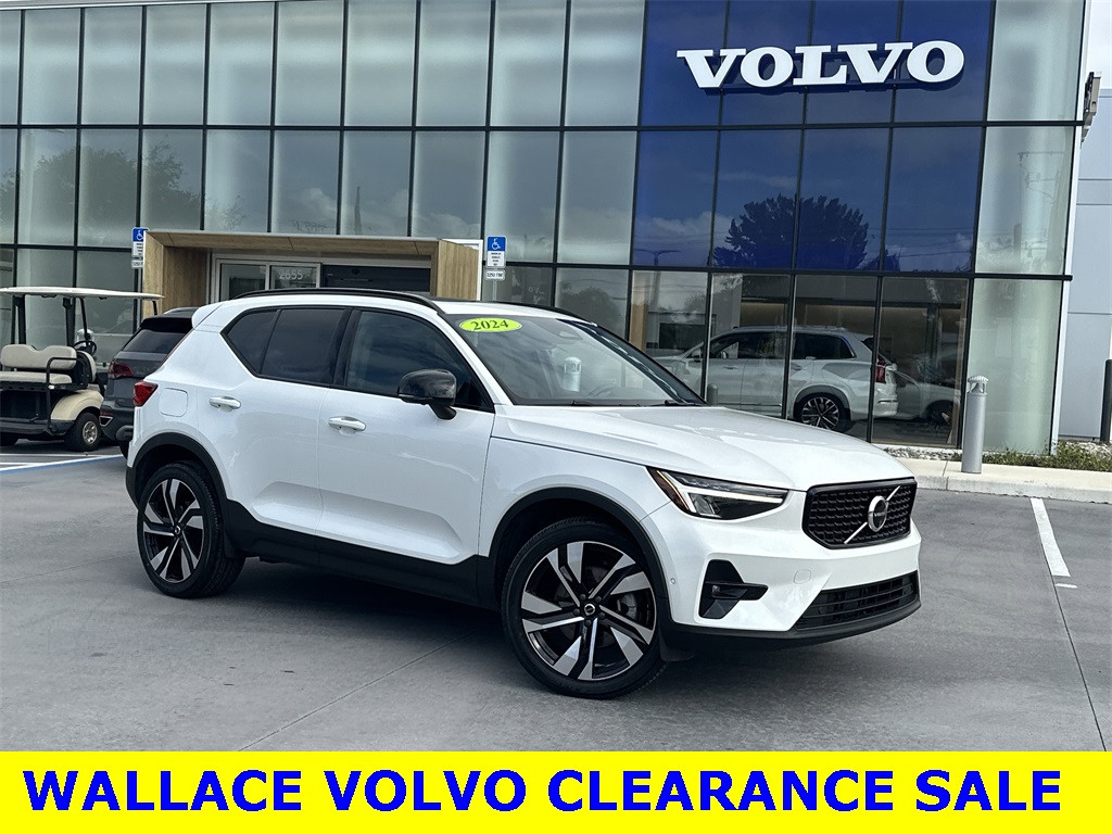 2024 Volvo XC40 Plus's photo