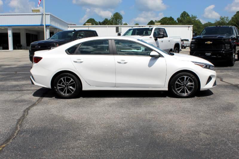 2024 Kia Forte LX photo 5
