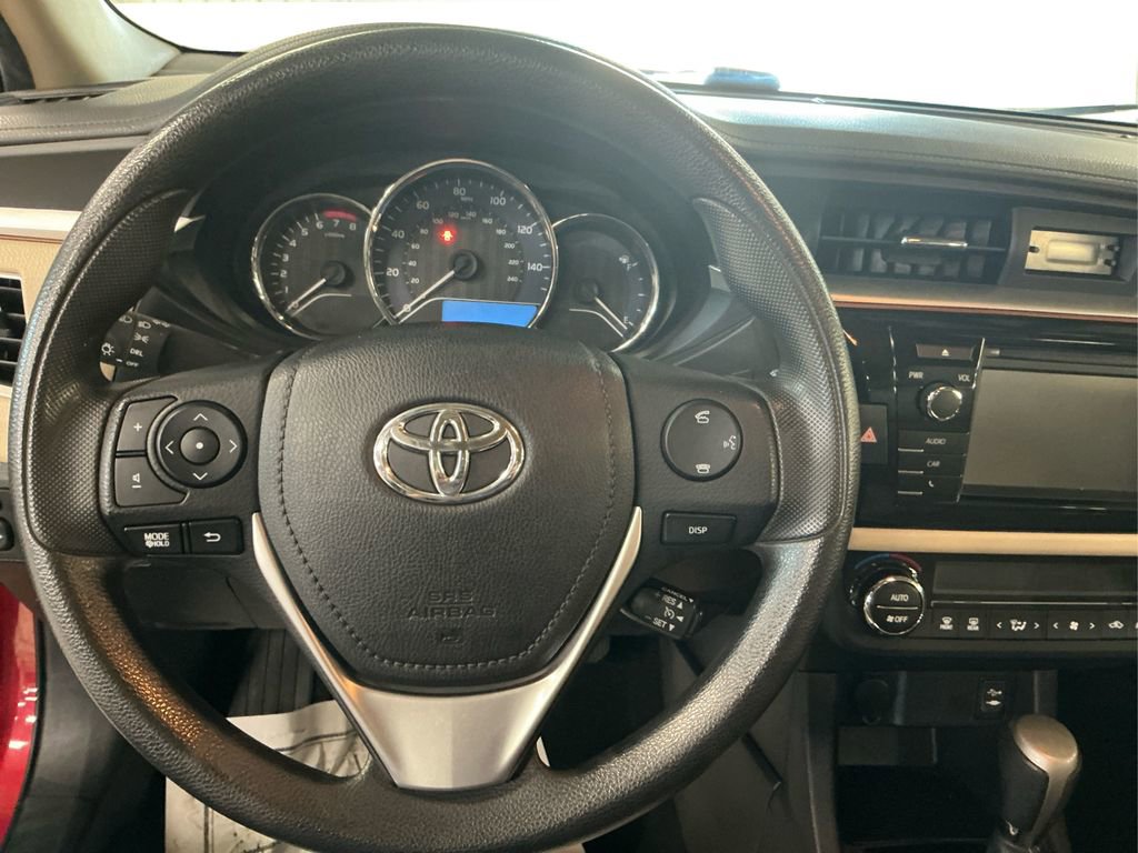 2015 Toyota Corolla LE photo 12
