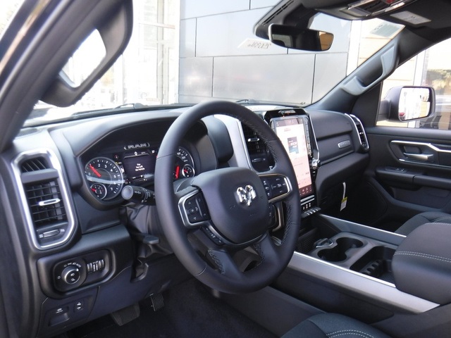 2025 Ram 1500 Big Horn photo 9